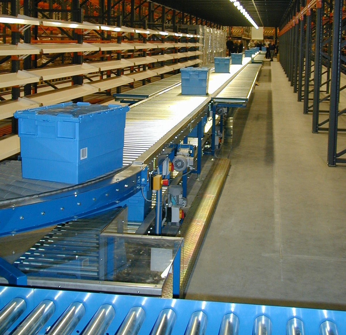 Conveyor Lines for Distribution Centres - TMT